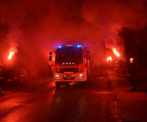 Płock. Bardziej efektownie nie mogli tego zrobić! Kogo tak witają strażacy? [WIDEO, ZDJĘCIA]