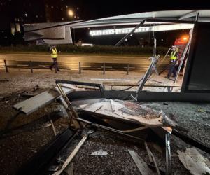 W BMW staranował przystanek. Wcześniej stracił prawo jazdy