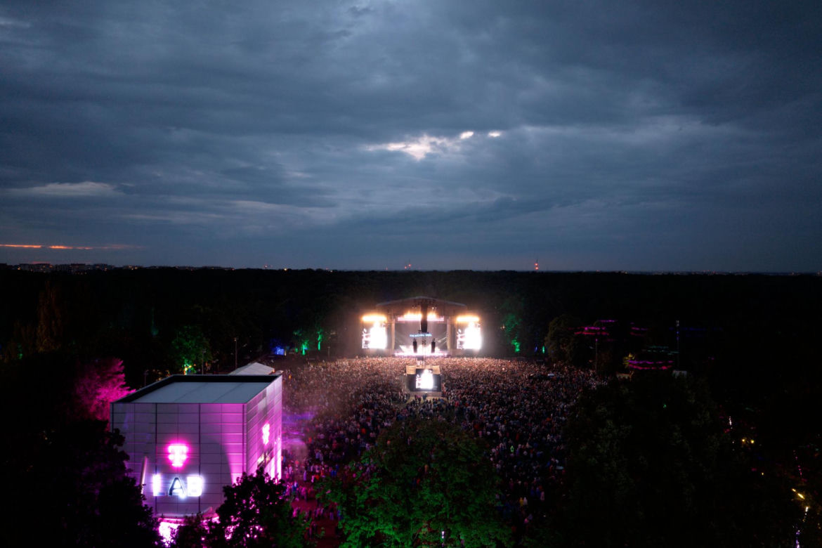 ZORZA 2025 w Warszawie. Zdjęcie z drugiego dnia festiwalu Dawida Podsiadły