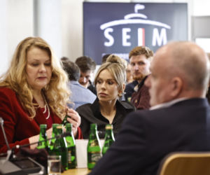 Niebywałe, do czego poseł PiS porównał strzelanie petardami. Doda aż złapała się za głowę! Szok