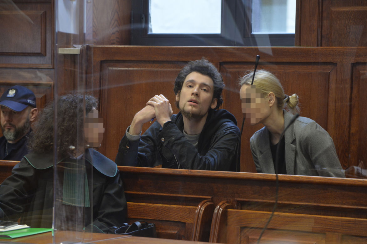 Gretchen ugotowała synowi pyszną zupę. Karl zjadł i udusił matkę