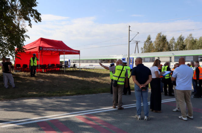 Miejsce katastrofy kolejowej. Pasażerowie opowiedzieli nam, co działo się tuż po zderzeniu z ciężarówką