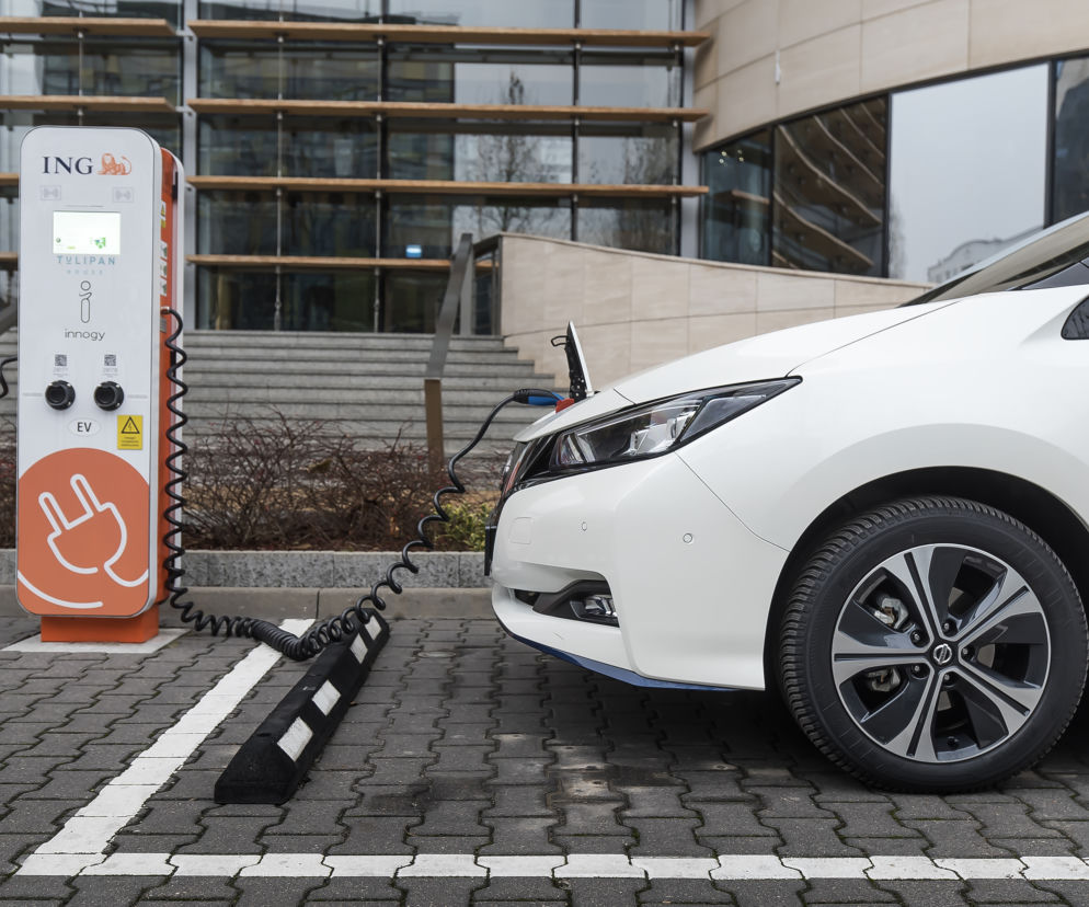 Uważaj, gdzie ładujesz auto w Polsce. Możesz przepłacić nawet 168 zł!