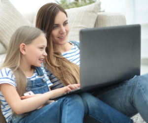 Cyberbezpieczeństwo zaczyna się w domu. Eksperci: technologia to nie wszystko