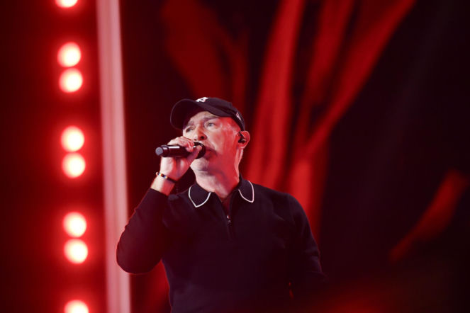 Frontman De Mono ostro o współczesnych artystach: Wszyscy brzmią jak Dawid Podsiadło. Kogo ceni Andrzej Krzywy?