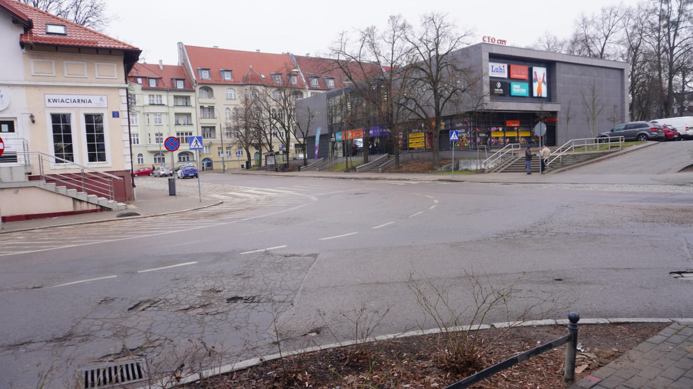 To jedyne prostokątne rondo w Europie. Znajduje się blisko centrum Olsztyna [ZDJĘCIA]