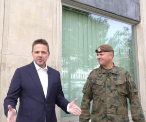 Warszawa pozbyła się dwóch budynków. Wzięło je wojsko i straż