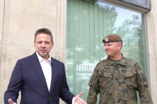 Warszawa pozbyła się dwóch budynków. Wzięło je wojsko i straż