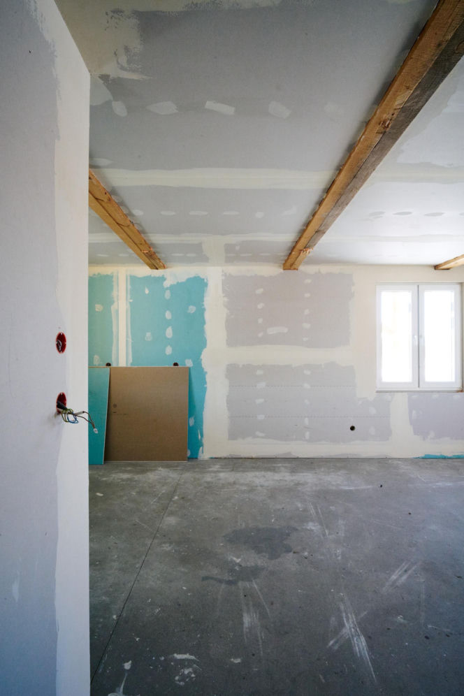 Tragiczny wypadek przerwał marzenia. Ekipa "Nasz Nowy Dom" walczyła z czasem. ZDJĘCIA domu przed i po remoncie