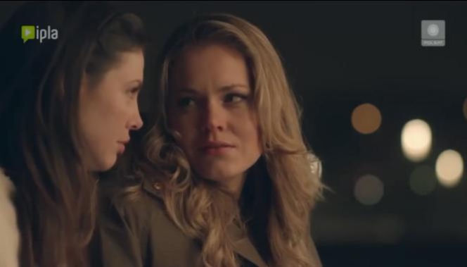 To nie koniec świata 2 sezon odcinek 18. Anka (Karolina Gorczyca), Ula (Magdalena Lamparska)