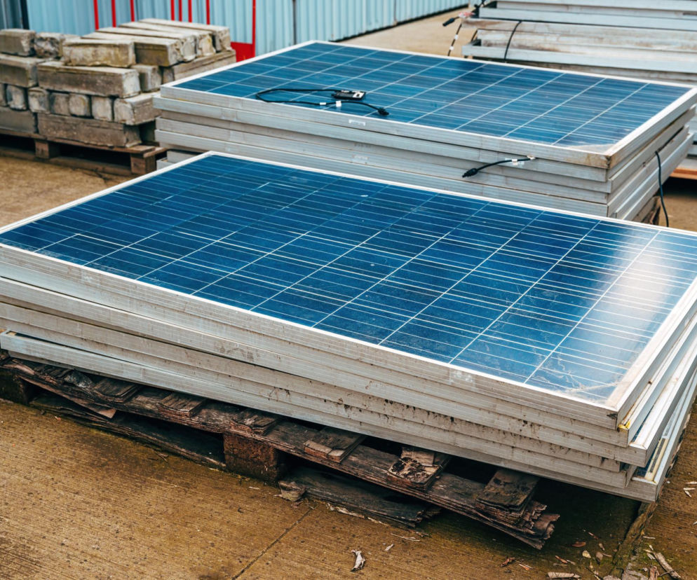 OZE pod kontrolą – recykling paneli fotowoltaicznych i turbin wiatrowych