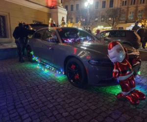 Świąteczny Zlot Amerykańskich Samochodów na Rynku w Lesznie