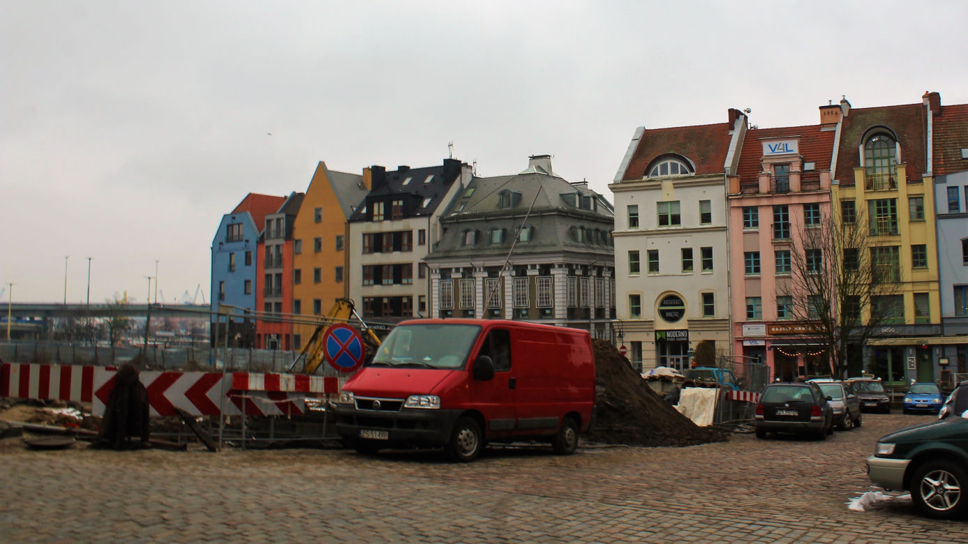 Pusty plac po hotelu Arkona