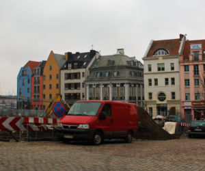 Pusty plac po hotelu Arkona