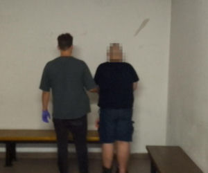 Wszedł do szkoły w Warszawie. Rzucił do pracowników: Uciekajcie stąd, bo wszystko wybuchnie