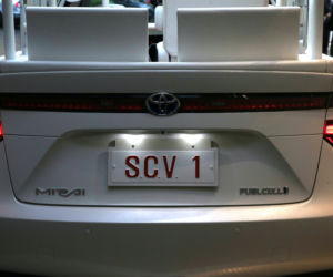 Papież Franciszek dostał wodorową Toyotę Mirai