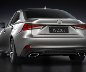 Lexus IS 200t lifting 2017
