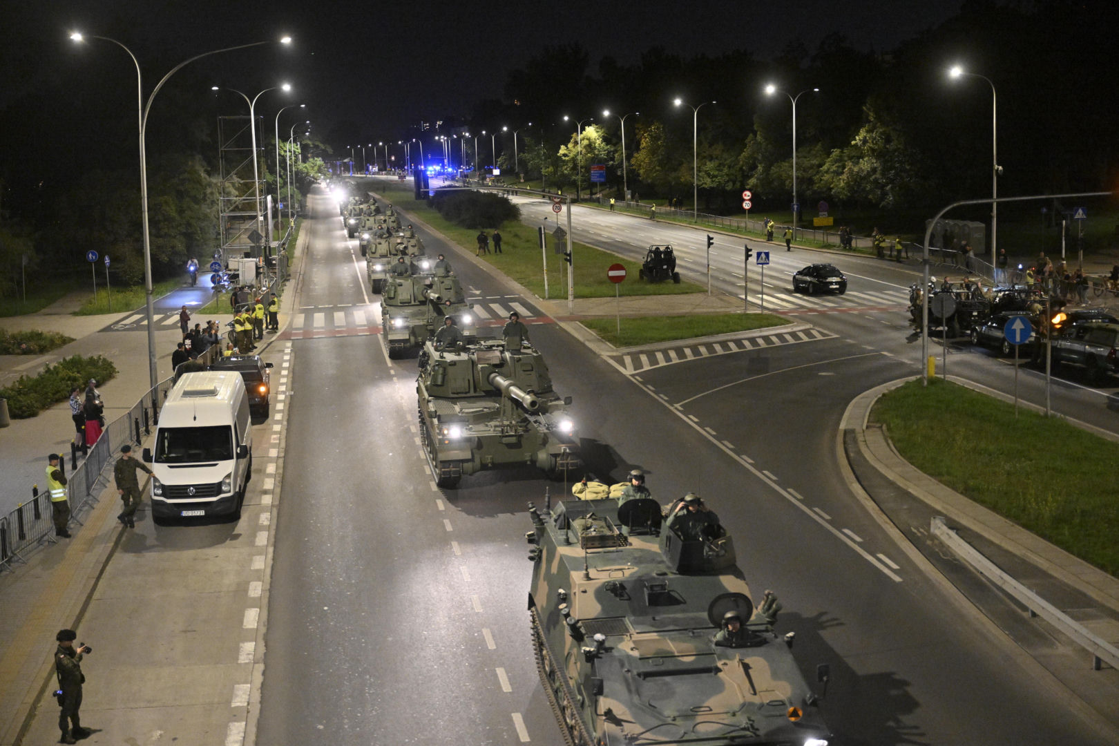 Nocna próba defilady wojskowej w Warszawie 2