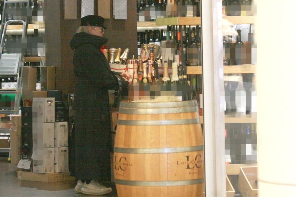 Katarzyna Figura ukrywa się w alkoholowym