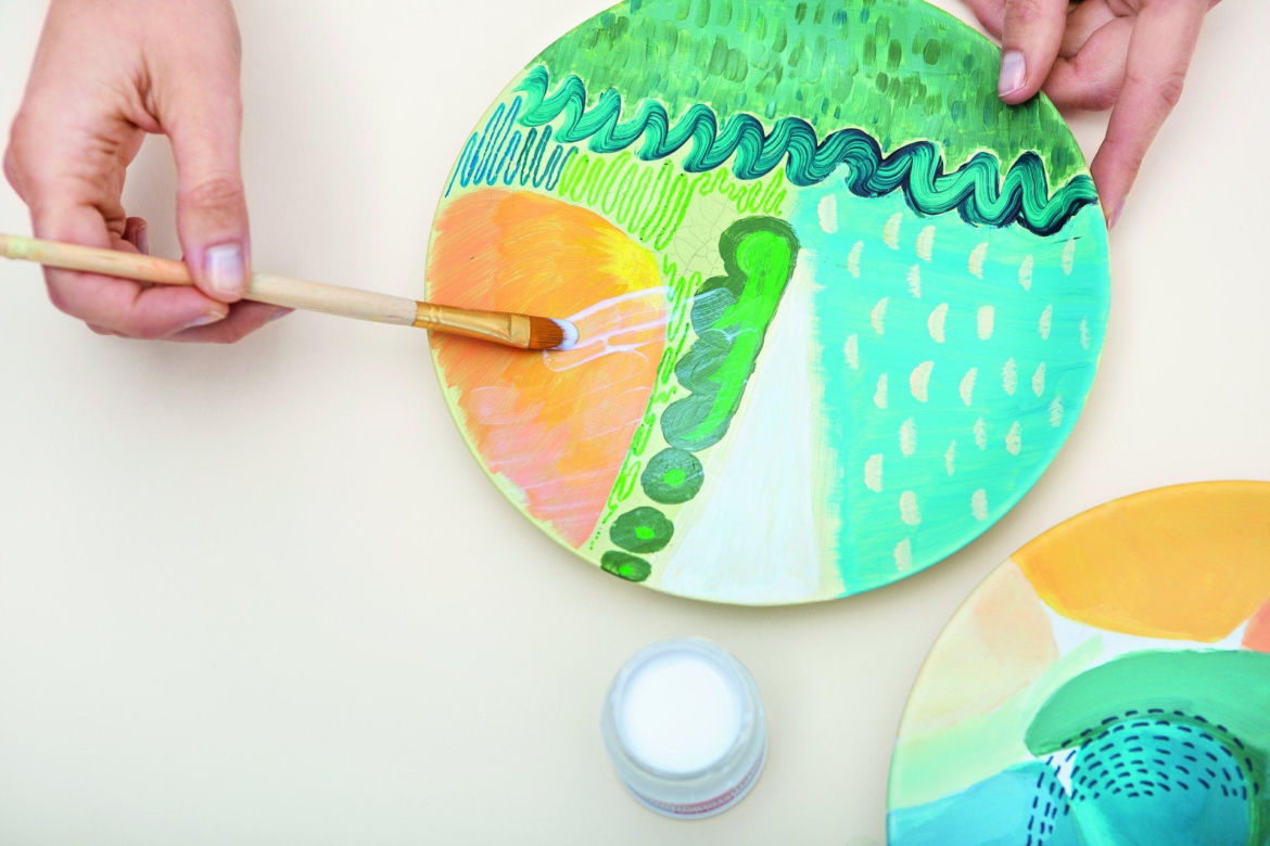 Instrukcja malowania talerzy DIY – krok 3. 