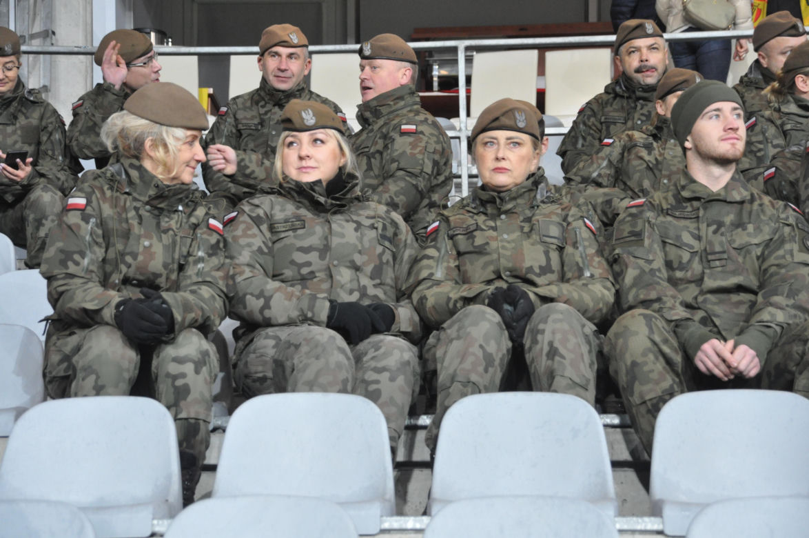 Żółto-czerwono na Suzuki Arenie! Zdjęcia kibiców na meczu Korona Kielce - Jagiellonia Białystok