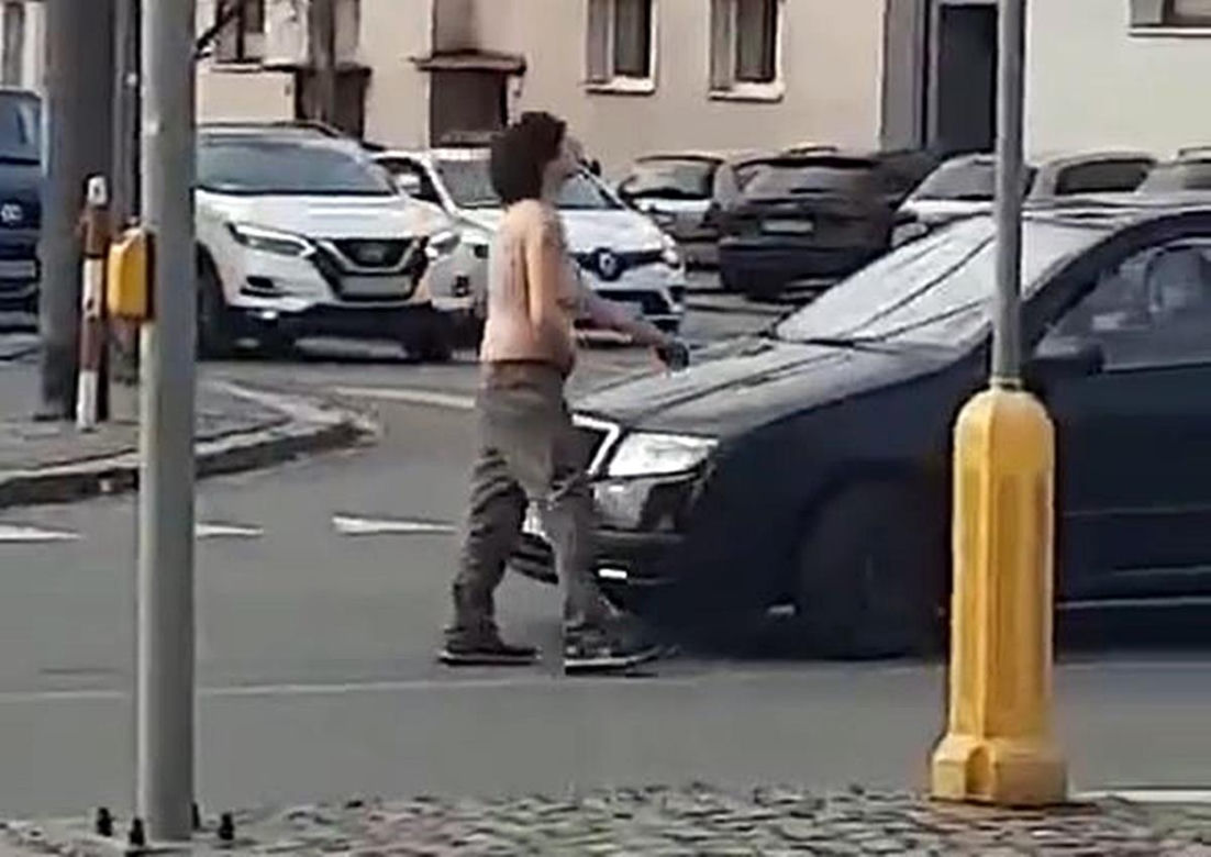 Awantura w centrum Opola z rozebrana kobietą