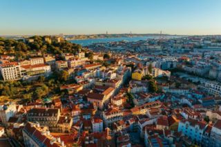 Jesienny city break za ułamek ceny. Europejskie miasta kuszą bez tłumów