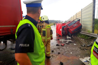 Śmierć na obwodnicy Opola. Jak zginęła 25-latka? TIR złamany w pół przez telefon komórkowy?! [ZDJĘCIA]
