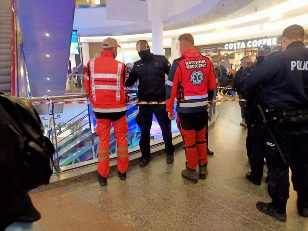 Kolejna tragedia w Złotych Tarasach. Nie żyje kobieta