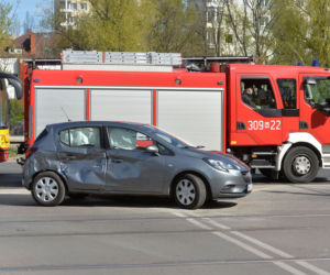 Samochód zderzył się z tramwajem na Puławskiej
