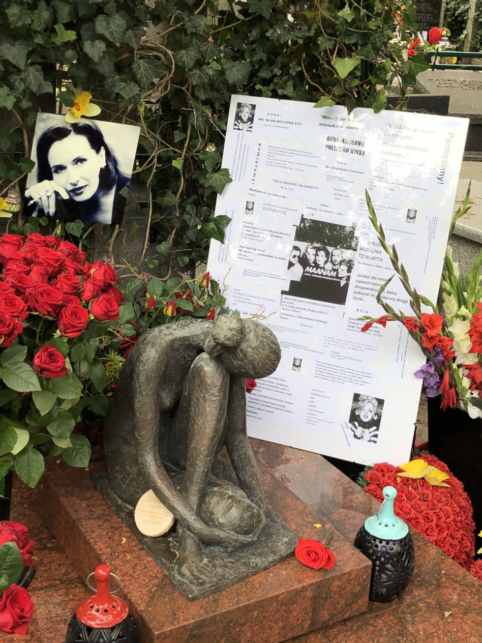 Przenieśli grób Kory