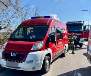  Zderzenie karetki motoroweru pod Warszawą