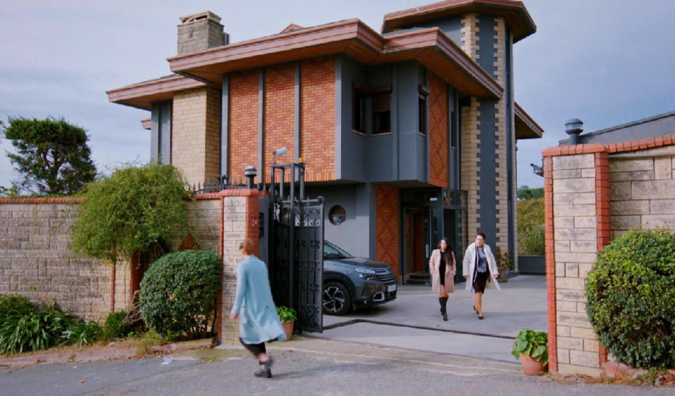 Miłość i nadzieja, odcinek 316. Yildiz, Bahar, Cavidan