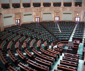 Posłowie i senatorowie zarobią ok. 12 tys. zł