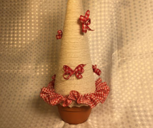 WKRĘCONA W KRATKĘ – wysokość 27 cm
