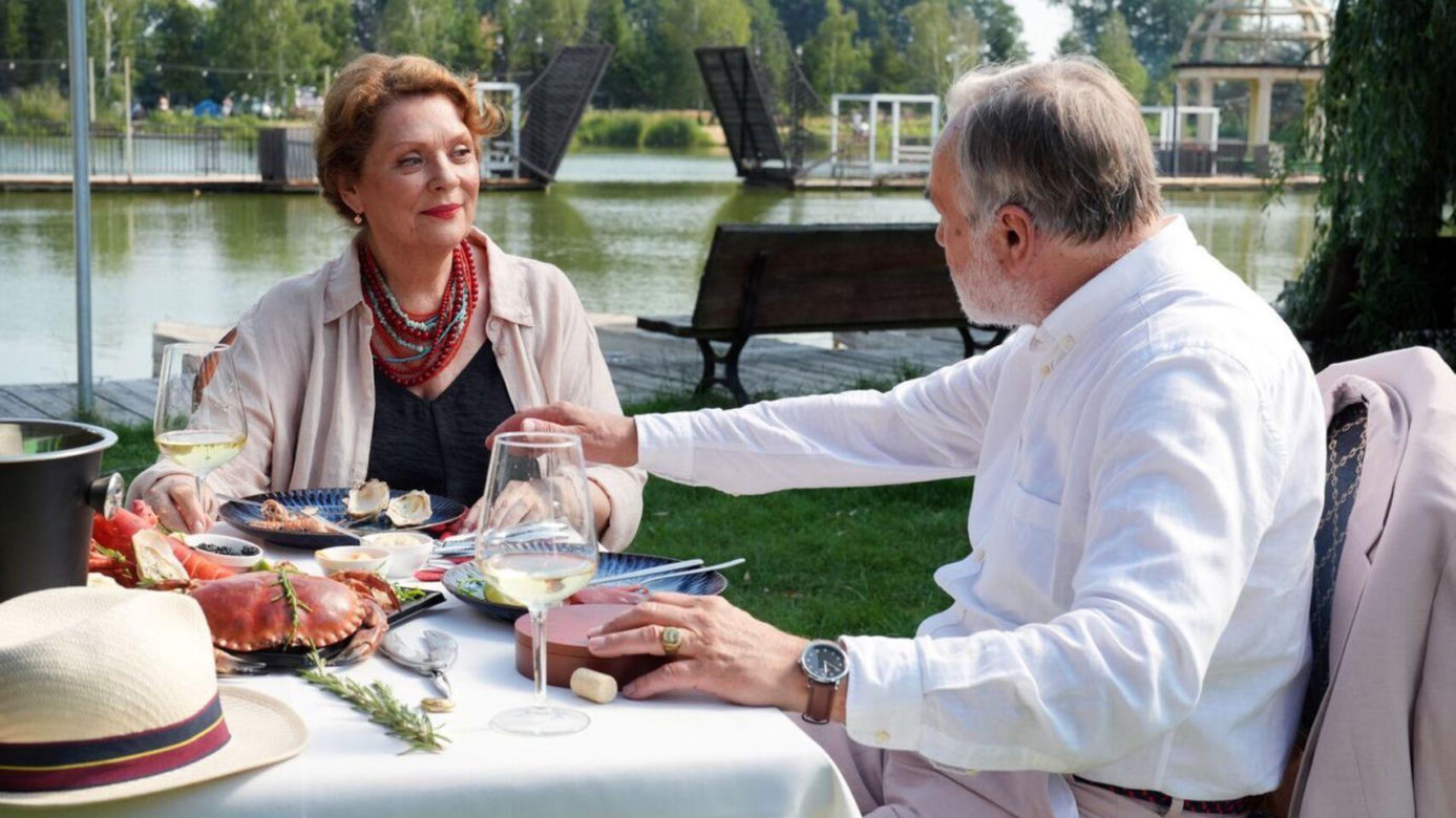 Barwy szczęścia odc. 3114. Józefina Rawiczowa (Elżbieta Jarosik), Andrzej Zastoja-Modelski (Leon Charewicz)