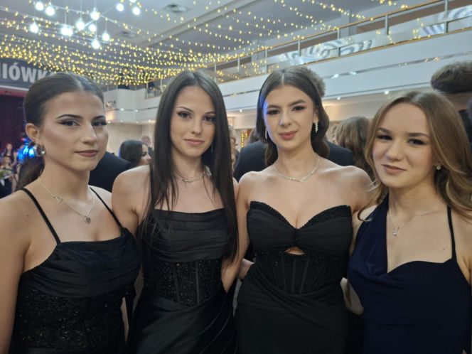 Studniówka 2026 maturzystów II LO w Starachowicach