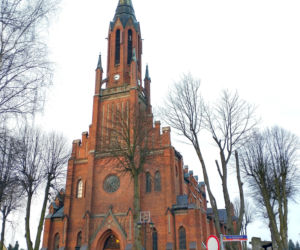 To najpiękniejsze miasteczko województwa łódzkiego. Leży nad jedną z najdłuższych rzek w Polsce