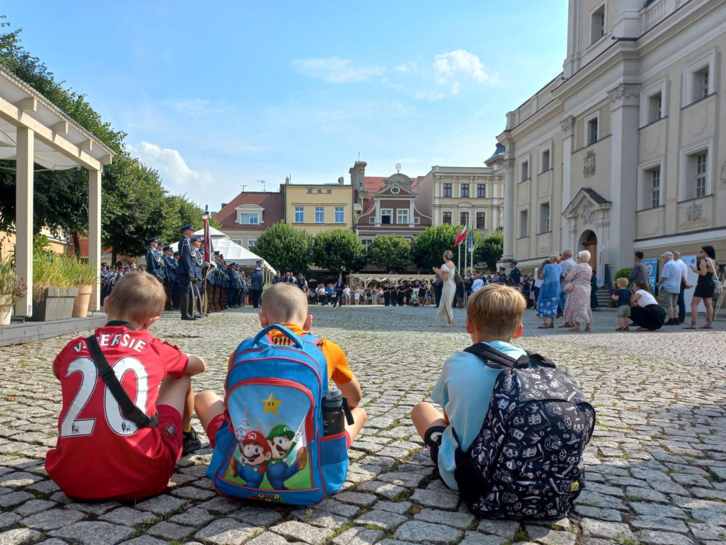 Trwają obchody Święta Policji w Lesznie. Świętują policjanci i policjantki