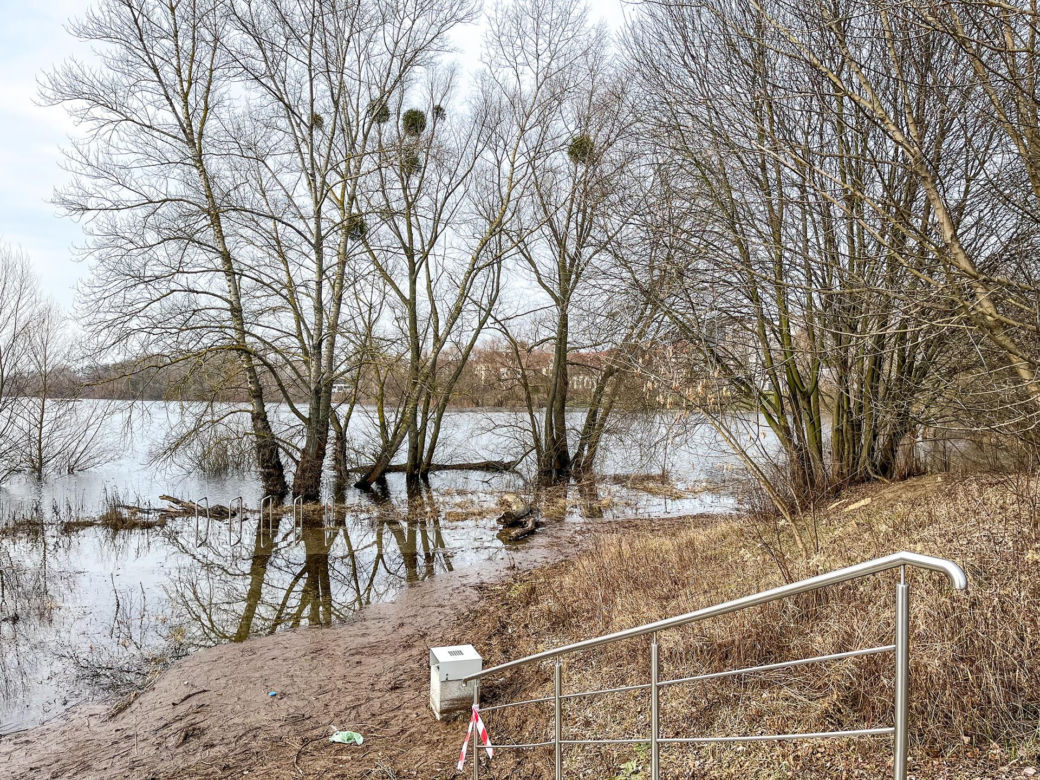 Ksiądz Rydzyk może spać spokojnie. Wisła nie zaleje jego kościoła, muzeum i szkoły