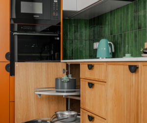 Mieszkanie w kolorach szałwiowej zieleni i ciepłej terakoty