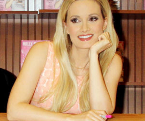 Holly Madison - była oficjalna dziewczyna Hugh Hefnera - kim jest, co teraz robi?