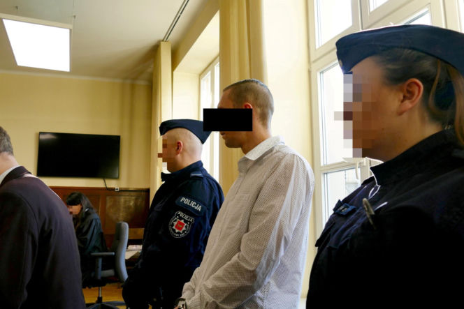 Oblał ukochaną benzynę i groził podpaleniem. „To było traumatyczne przeżycie”