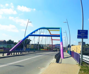 Kontrowersyjny szablon Zakaz Pedałowania na rzeszowskim moście