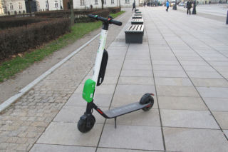 WARSZAWA: nowe zasady jazdy i parkowania - to miejsce będzie zamknięte dla hulajnóg!