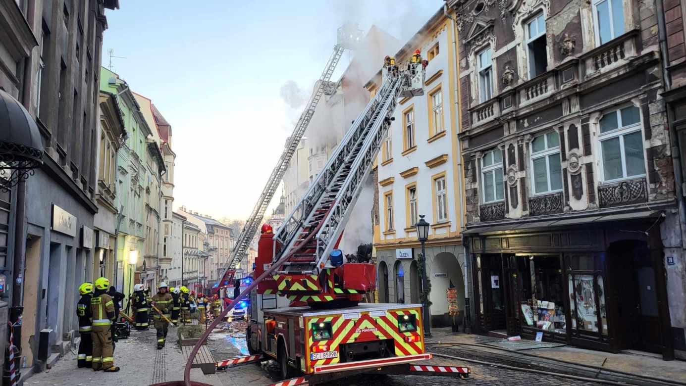 Runęła stara kamienica w centrum Cieszyna! Ewakuowano mieszkańców [ZDJĘCIA]