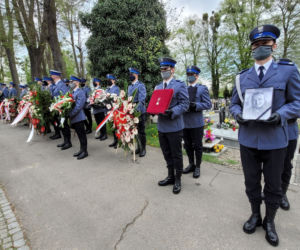 Pogrzeb policjanta z Raciborza. Tłumy przed kościołem. Ostatnie pożegnanie Michała Kędzierskiego