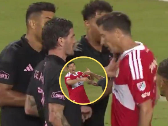 Chicago Fire - Inter Miami: Gwiazdy rywali wściekle ruszyły na Lewandowskiego! Były rękoczyny