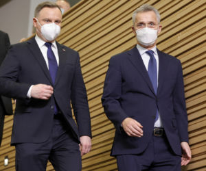 Sekretarz generalny NATO Jens Stoltenberg i Prezydent RP Andrzej Duda na wspólnej konferencji w Brukseli 