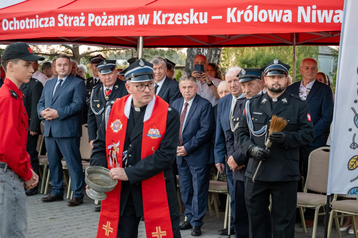 Jubileusz 100-lecia OSP Krzesk-Królowa Niwa uczczony przekazaniem jednostce nowego wozu strażackiego